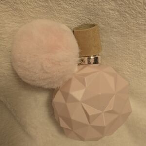 Ariana Grande Sweet Like Candy